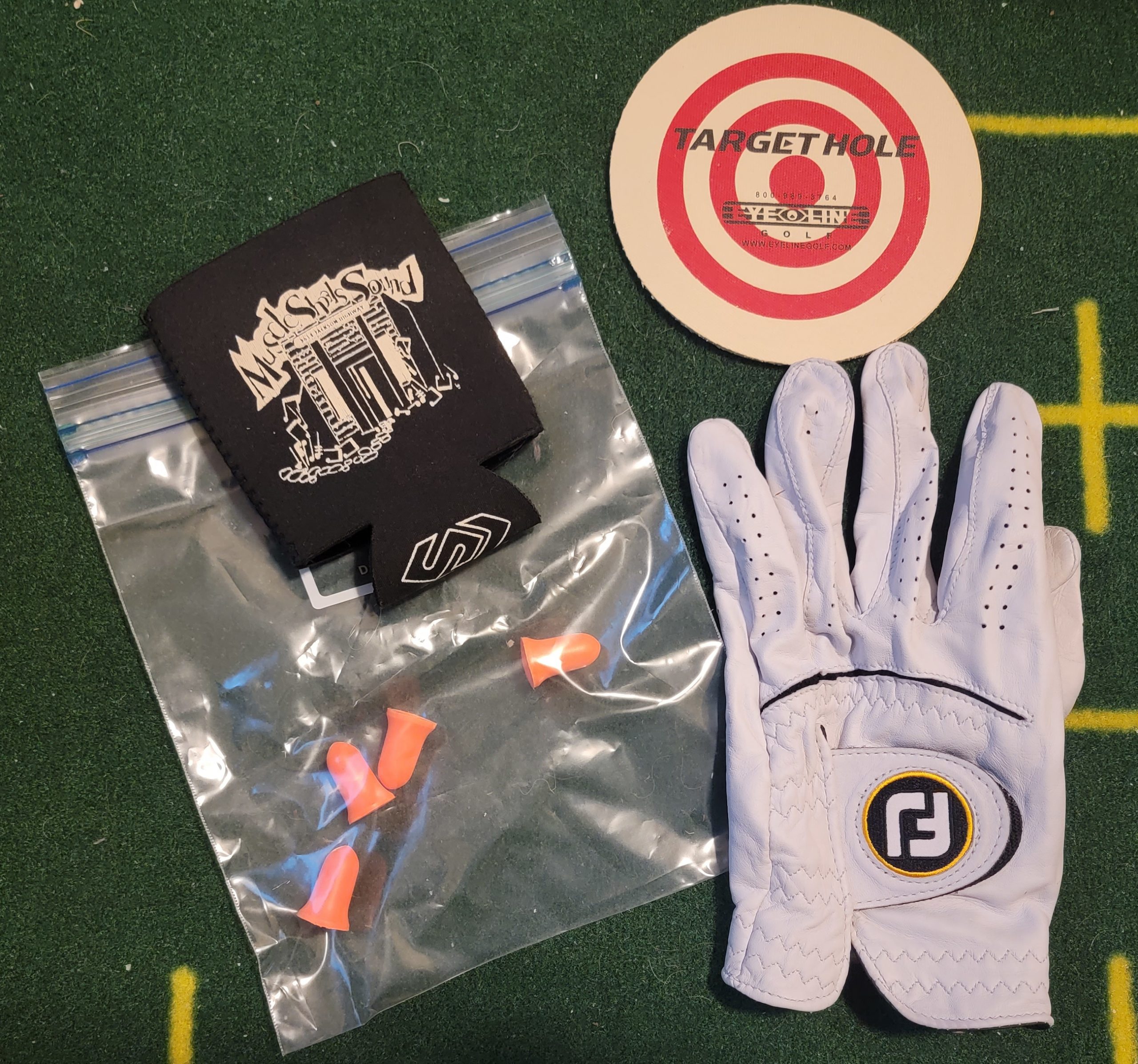 Old Duffer Golf image of golf accessories and newest glove