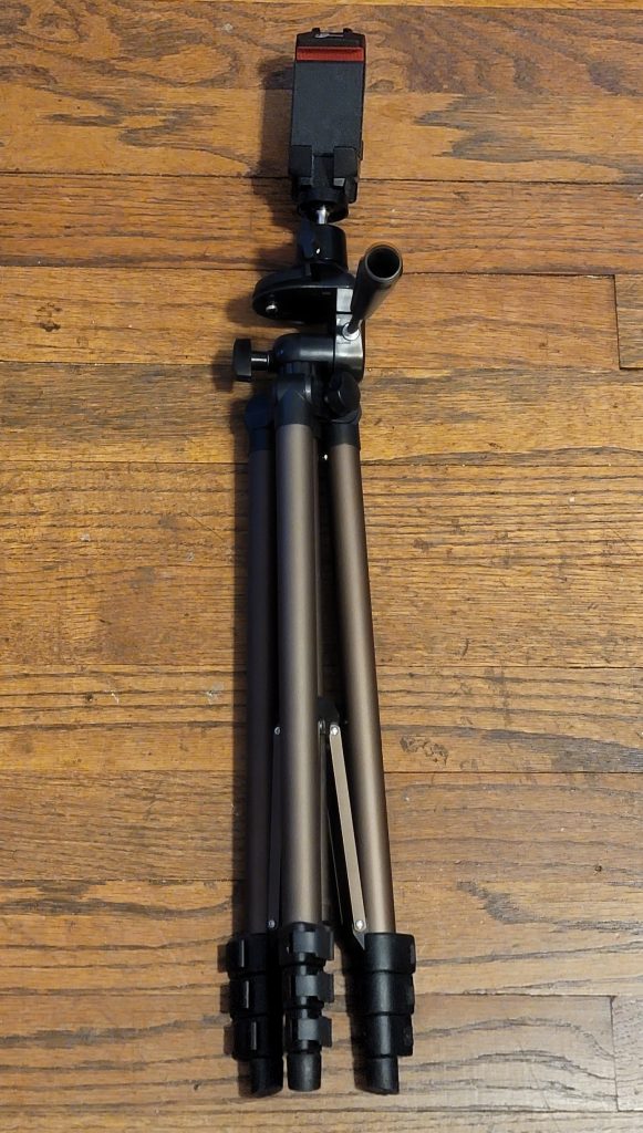 Old Duffer Golf image of a tripod and phone holder