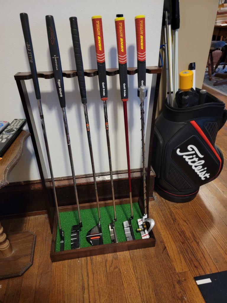 Old Duffer Golf image of a GoSports putter stand