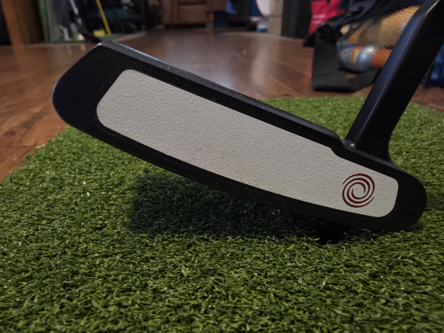 Old Duffer Golf image of a putter toe up